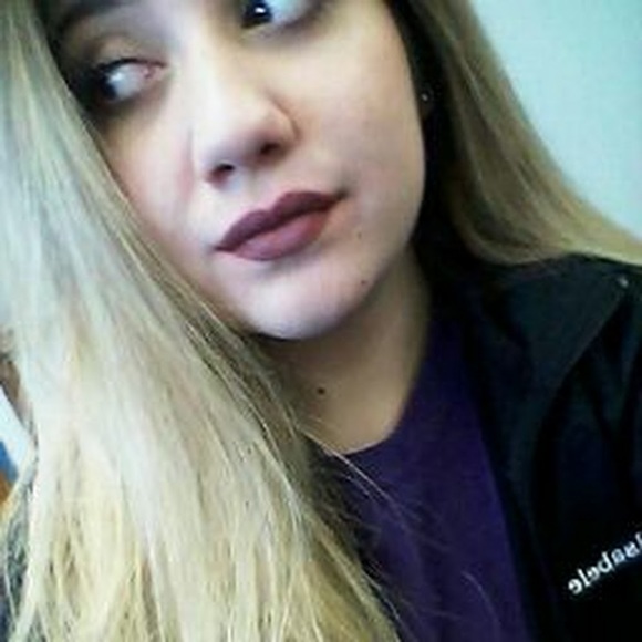 Meet your Posher, Isabele - Picture 1 of 1